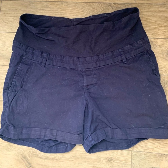 Maternity Shorts - Picture 1 of 2